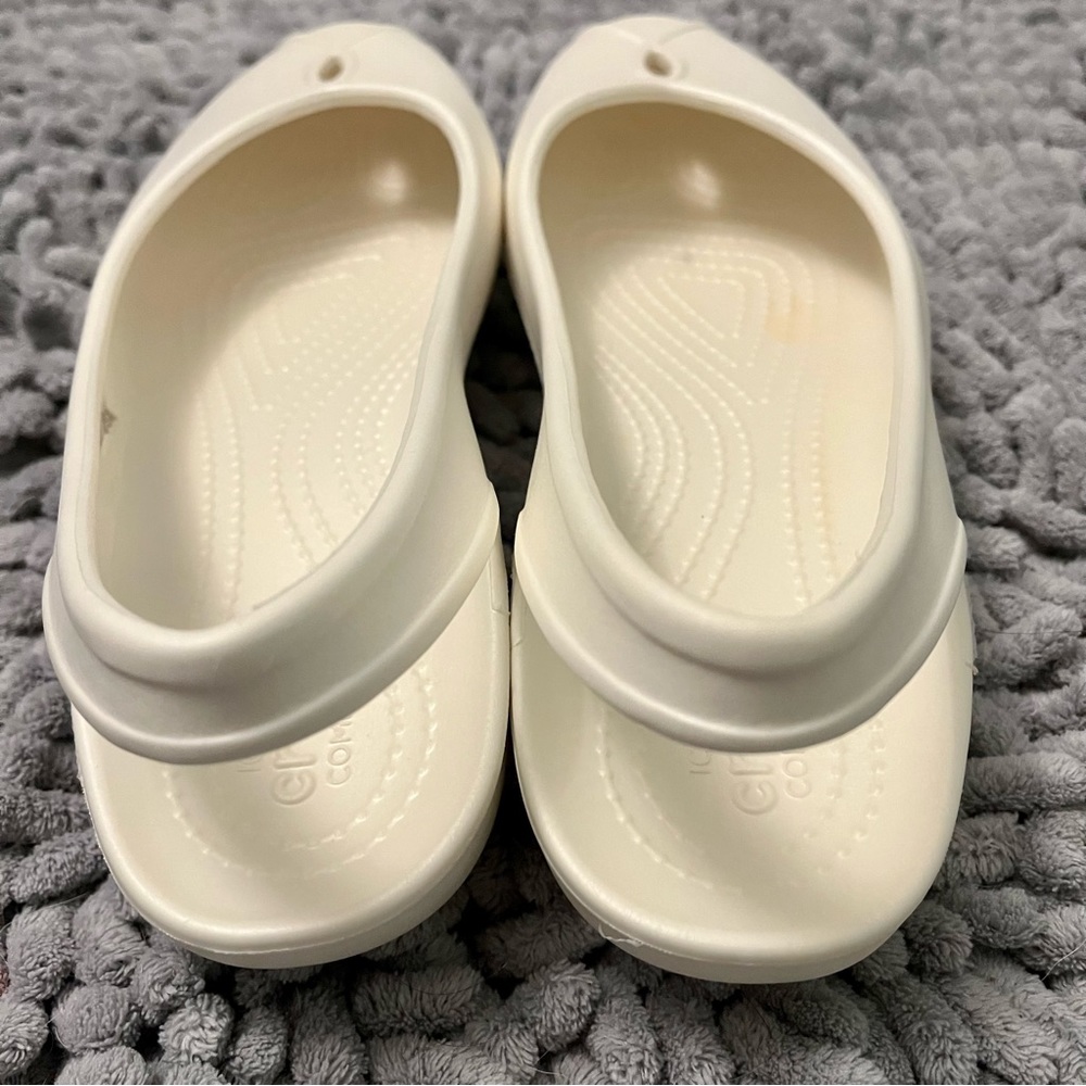 CROCS Cream Flats - Picture 4 of 10